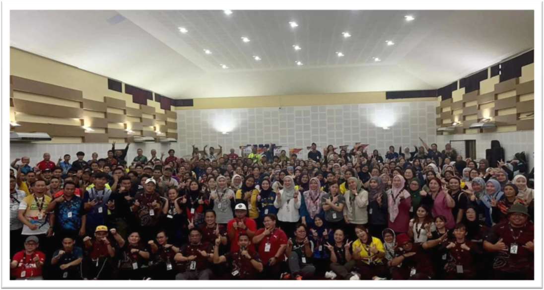 SUKMA volunteer and liaison officer training group